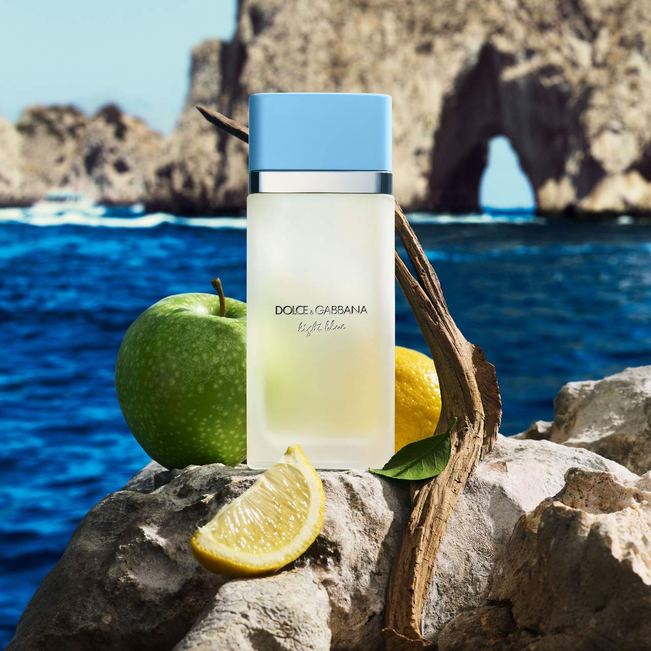 Perfume Dolce & Gabbana Light Blue EDT.